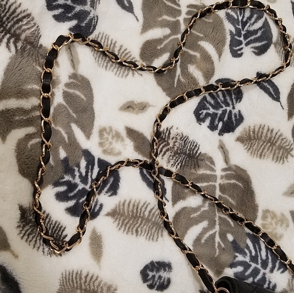 NWT Badgley Mischka Pearl Quilted Phone Case - Picture 7 of 10